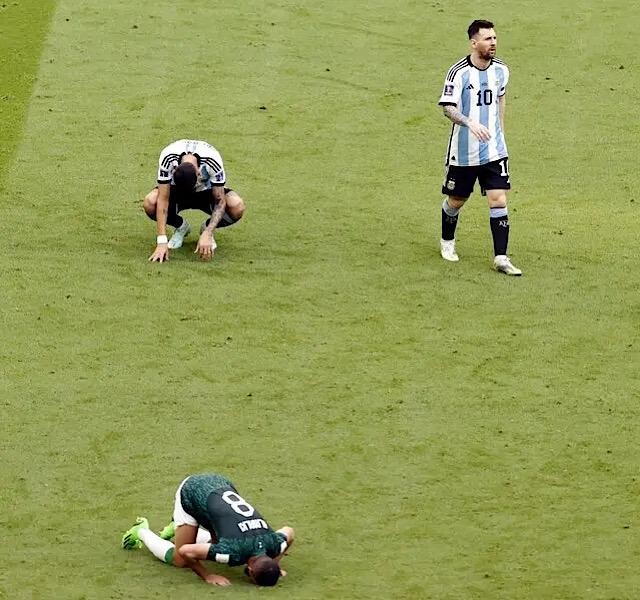 Tuyển Argentina phải phá lệ sau trận thua Saudi Arabia - Ảnh 2.