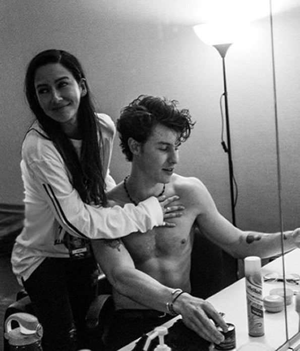 Chia tay Camila, Shawn Mendes công khai yêu bác sĩ chỉnh hình 50 tuổi? - Ảnh 7.