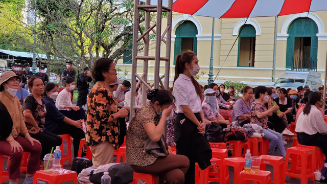 TRỰC TIẾP: X&eacute;t xử vụ b&eacute; 8 tuổi bị bạo h&agrave;nh tử vong - Ảnh 4.