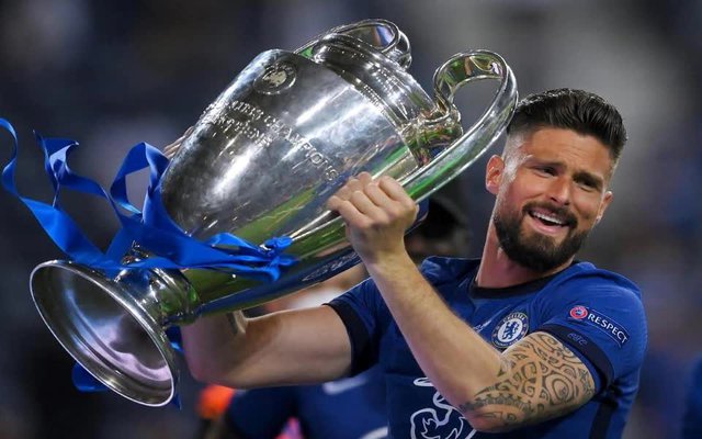 Tuổi 36 của “quý ông sân cỏ” Olivier Giroud: đẹp trai lịch lãm chẳng kém David Beckham, sở hữu những danh hiệu danh giá nhất đời cầu thủ, chỉ còn cách kỉ lục đúng 1 bàn thắng - Ảnh 3.