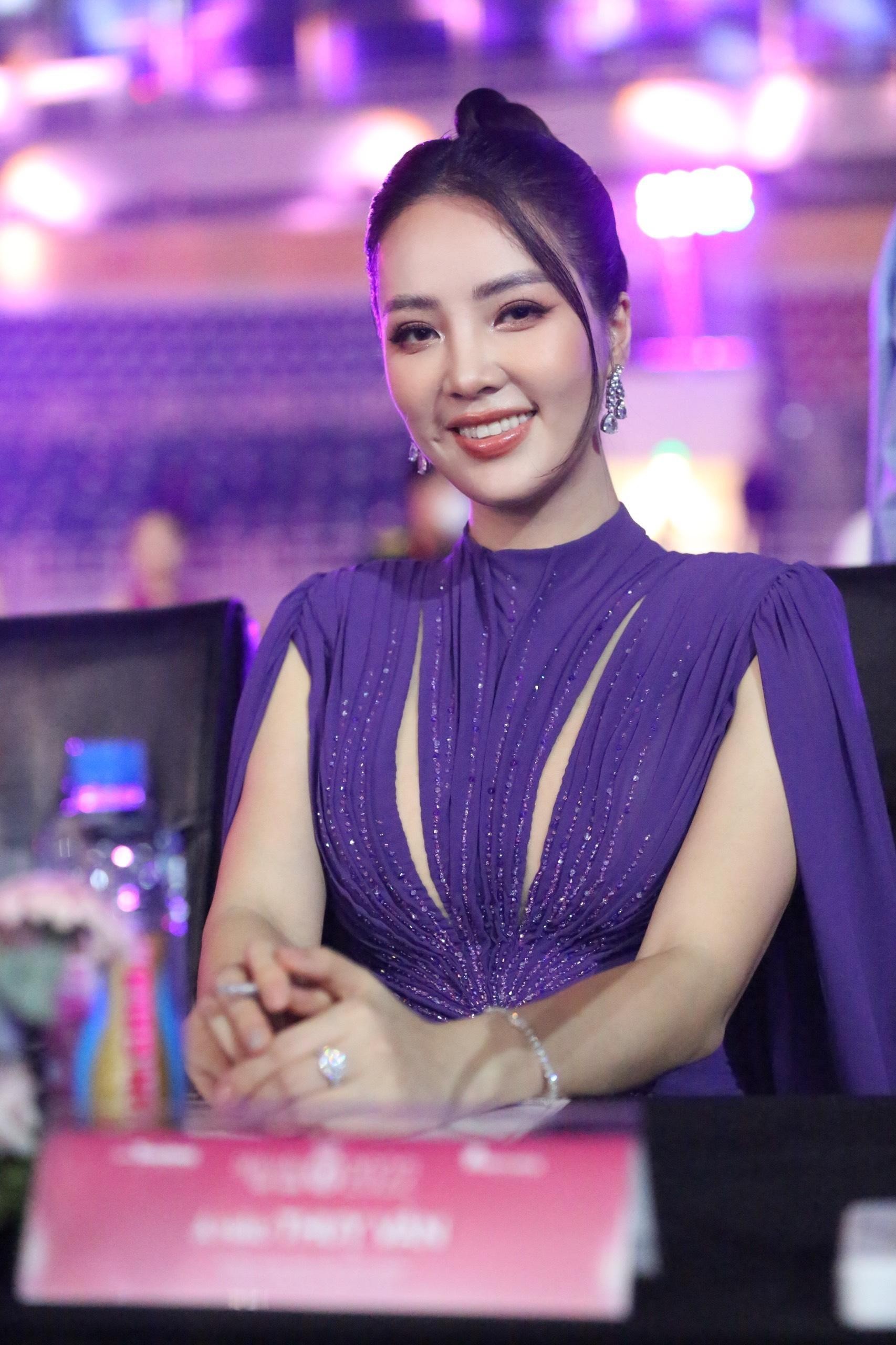 Dàn mỹ nhân ngồi hàng ghế đầu ở chung khảo Hoa hậu Việt Nam - Ảnh 12.