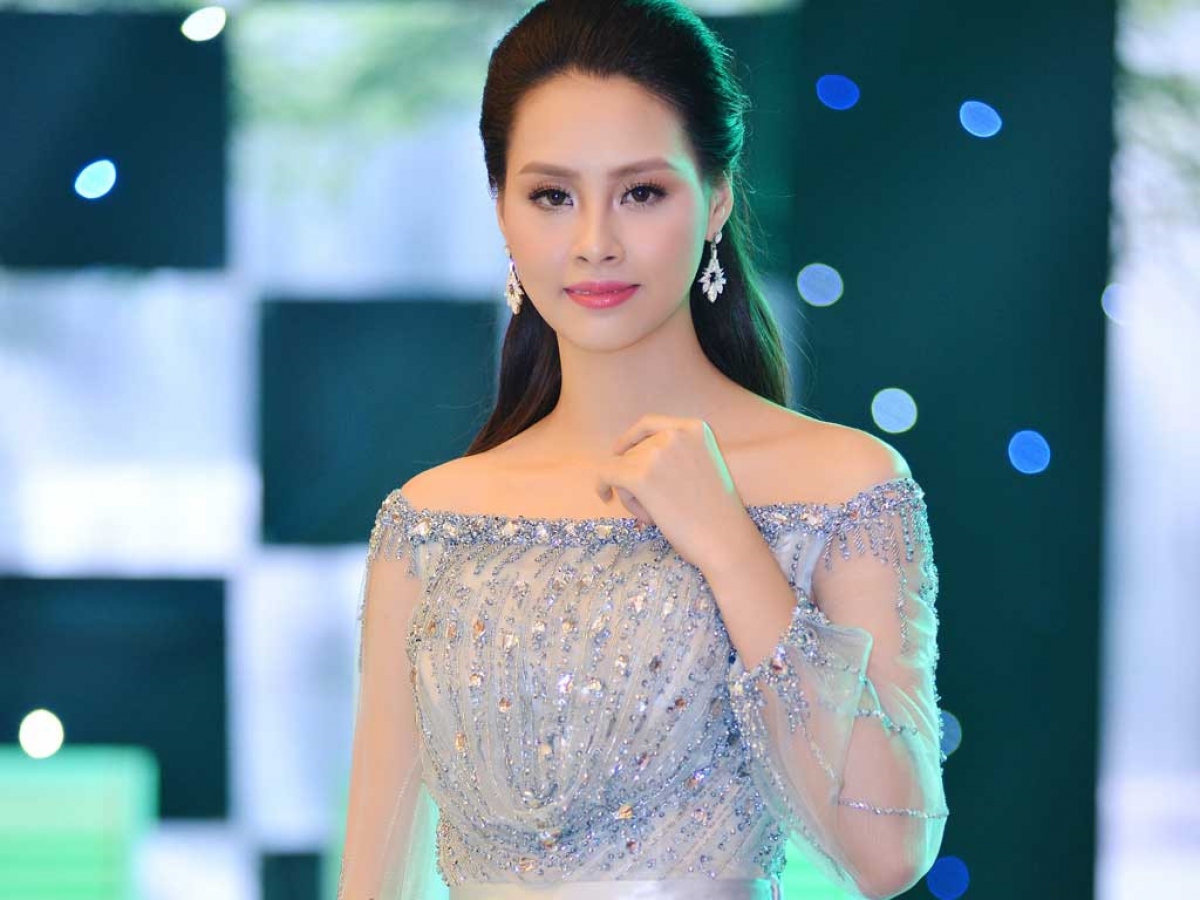 Top 3 Hoa hậu Việt Nam 2010: Ngọc Hân sắp lên xe hoa, 2 Á hậu rút lui khỏi showbiz - Ảnh 8. Top 3 Hoa hậu Việt Nam 2010: Ngọc Hân sắp lên xe hoa, 2 Á hậu rút lui khỏi showbiz - Ảnh 8.