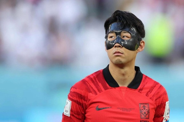 Son Heung-min bị hàng trăm CĐV nhà tấn công sau trận thua Ghana - Ảnh 1.