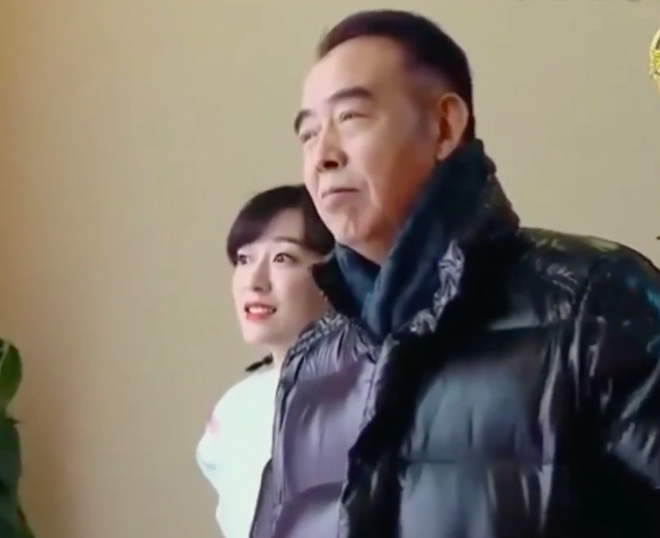 Thái tử Cbiz Trần Phi Vũ gây chú ý với hành động hiếu thảo với bố mẹ trên truyền hình - Ảnh 6.