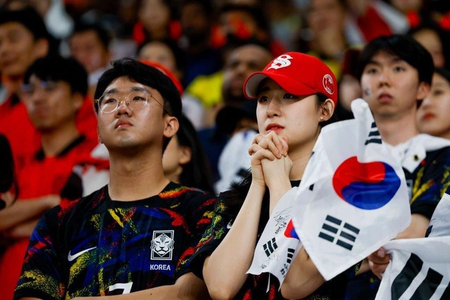 Dung mạo xinh đẹp của các CĐV Hàn Quốc ở trận thua Ghana - Ảnh 9.
