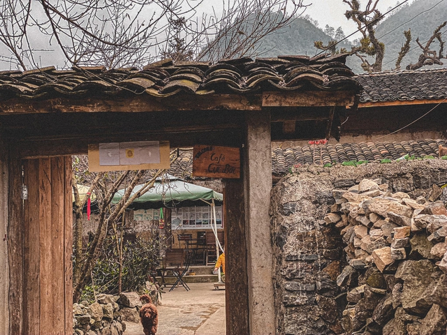 Cách cột cờ Lũng Cú chỉ 1km, có một ngôi làng văn hóa được mệnh danh là làng cổ tích ở Hà Giang - Ảnh 10.