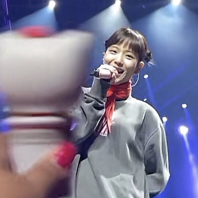 Jisoo tại concert BLACKPINK: YG lên tiếng về sức khỏe và sự thật về chiếc mái ngố gây sốt! - Ảnh 7.