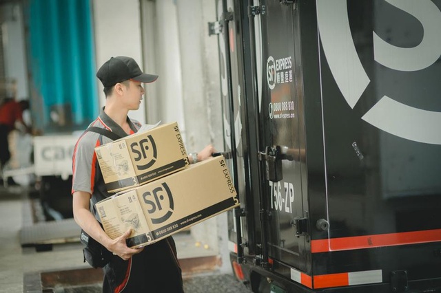 Anh shipper bất đắc dĩ kiếm 2 tỷ USD/ngày: Từ người giao hàng chỉ học hết phổ thông đến tỷ phú giàu hàng đầu đất nước tỷ dân - Ảnh 4.
