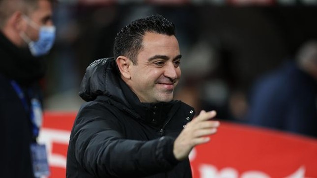 HLV Xavi nói gì khi đụng ngay MU tại vòng loại đầu tiên của Europa League? - Ảnh 2.