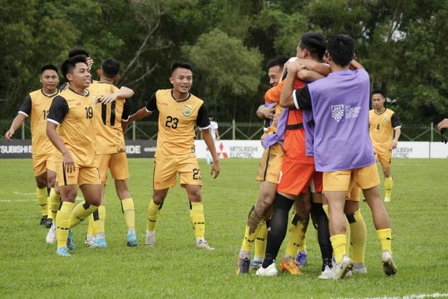 Brunei đánh bại Timor Leste 6-3, giành quyền tham dự AFF Cup sau 26 năm - Ảnh 1.