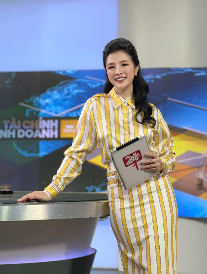 Loạt set đồ lên sóng nổi bật của BTV Hải Vân - Ảnh 21.