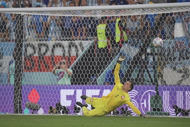 Szczesny tiết lộ bí quyết cản cú sút 11m siêu khó của Messi - Ảnh 1.