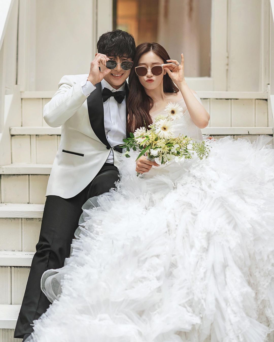 Công bố ảnh cưới độc lạ của Jiyeon (T-ara) và chồng cầu thủ: Cặp ...