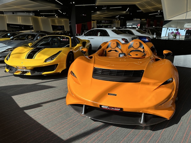 Thăm showroom bán nhiều hypercar cho người Việt tại Dubai: Choáng với loạt xe hiếm và đắt - Ảnh 7.
