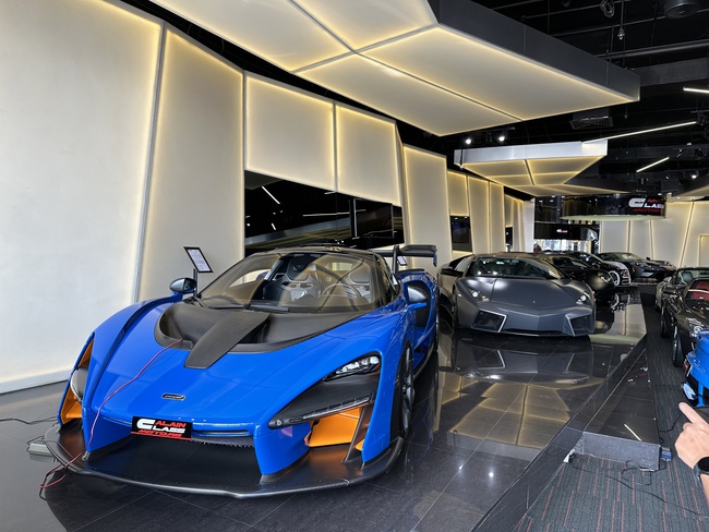 Thăm showroom bán nhiều hypercar cho người Việt tại Dubai: Choáng với loạt xe hiếm và đắt - Ảnh 3.