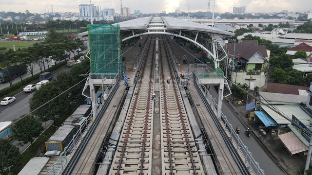 Metro số 1 TP.HCM chuẩn bị chạy thử đoạn tr&ecirc;n cao - Ảnh 1.