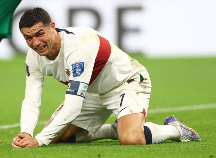 Ronaldo rơi nước mắt rời World Cup: Đoạn kết buồn cho sự nghiệp đỉnh cao