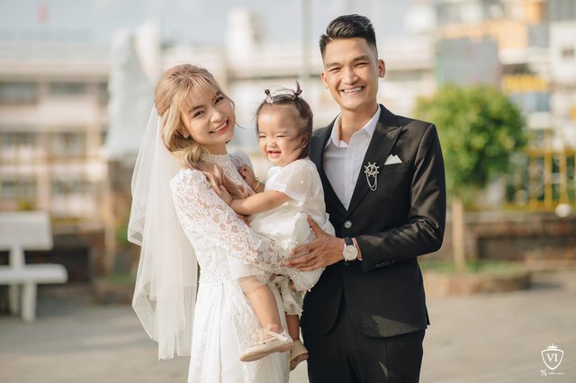 Dàn nhóc tỳ dự tiệc cưới của bố mẹ: 2 bé nhà Khánh Thi đáng yêu, 1 sao Việt mượn dịp công khai con gái - Ảnh 8.