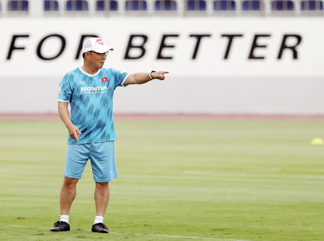 HLV Park Hang-seo chốt danh sách đội tuyển Việt Nam dự AFF Cup 2022 - Ảnh 1.