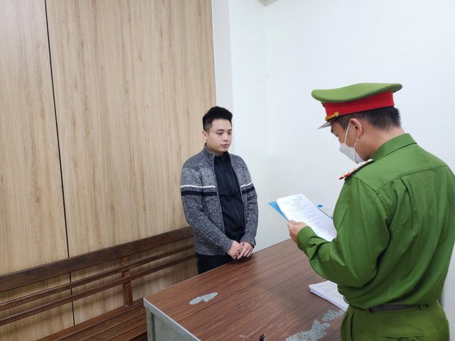 Bắt nhóm thanh niên từ Hà Nội vào Đà Nẵng cho vay với lãi suất hơn 300% - Ảnh 2.