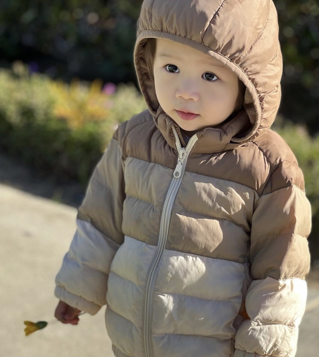 Cuộc sống của 2 gia đ&igrave;nh Vbiz: An Nguy sinh con g&aacute;i ở Mỹ, cặp đ&ocirc;i sao Việt c&ugrave;ng l&ecirc;n chức bố bỉm sữa - Ảnh 10.