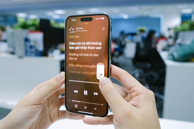 Trải nghiệm tính năng hát karaoke vừa ra mắt trên iPhone: Mượt chẳng kém ở tiệm, Tết năm nay hát thoải mái tại nhà! - Ảnh 2.