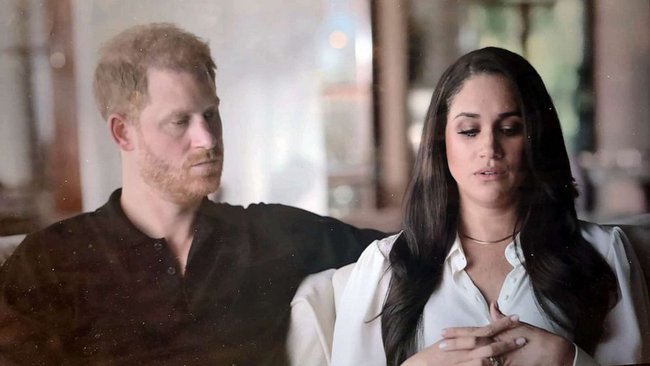 Harry - Meghan tự “giấu đầu hở đuôi”, bị lật tẩy thêm loạt chi tiết nói dối trái ngược hoàn toàn về chuyện tình cổ tích suốt bao năm - Ảnh 4.