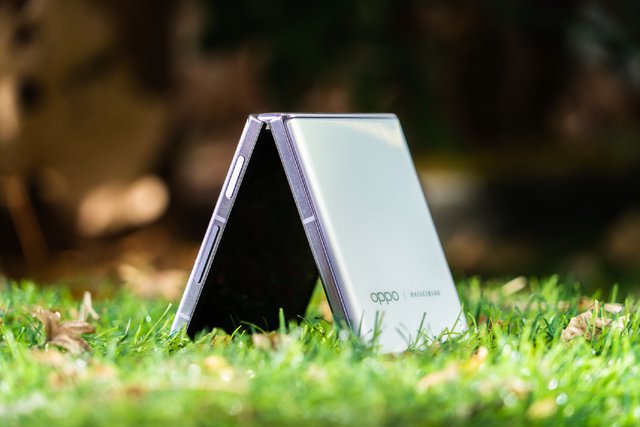 Ảnh thực tế OPPO Find N2 Flip: Đ&acirc;y l&agrave; c&aacute;ch OPPO đối mặt Samsung! - Ảnh 2.