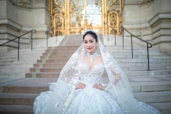 Kh&aacute;nh Thi - Phan Hiển tổ chức h&ocirc;n lễ ở nh&agrave; thờ, h&eacute; lộ th&ecirc;m loạt ảnh cưới cực xịn - Ảnh 5.