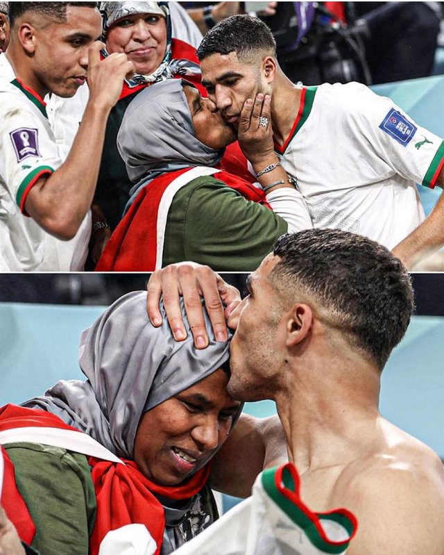 Phía sau hành trình đẹp như cổ tích của các cầu thủ Morocco tại World Cup là mẹ, là gia đình! - Ảnh 3.