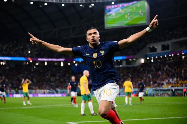 Kylian Mbappé từng mang hết tiền thưởng World Cup làm từ thiện: Tôi không cần được trả tiền. Tôi thi đấu vì màu cờ sắc áo” - Ảnh 4.