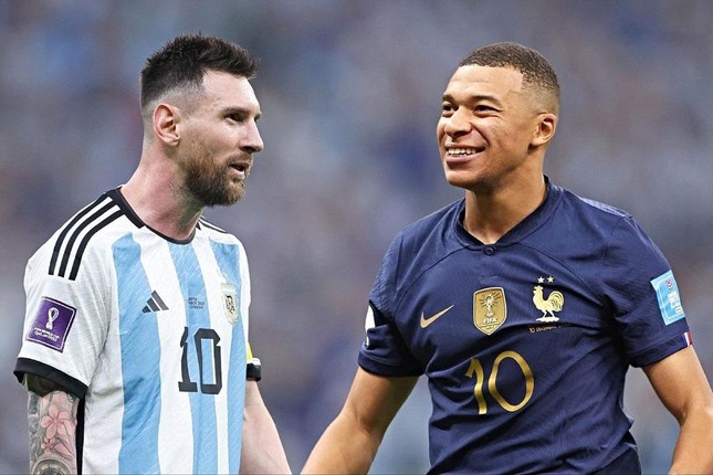 Điều gì xảy ra khi Mbappe đánh bại Messi trong một trận đấu? Đến và xem những hình ảnh đầy cảm xúc về trận đấu này để tìm hiểu. Bạn sẽ được chứng kiến ​​những khoảnh khắc đẹp nhất của bóng đá.