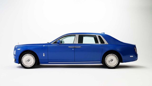 Chi tiết Rolls Royce Phantom kèm giá bán 082023