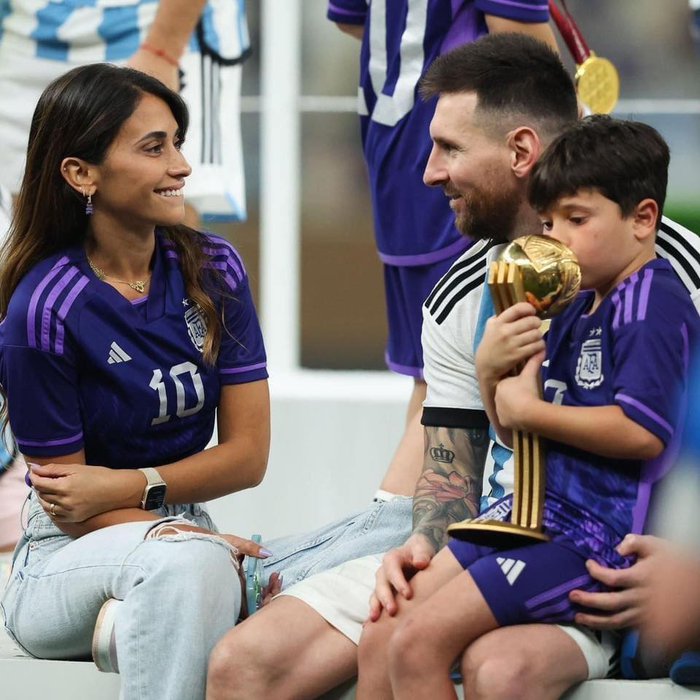 Vô địch World Cup 2022, Messi vẫn phải phục vụ vợ sống ảo - Ảnh 6.
