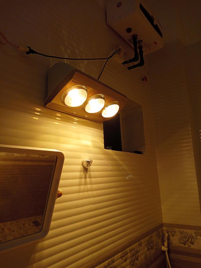 Mùa lạnh dùng đèn sưởi nhà tắm cần tránh 5 kiểu sử dụng sai lầm - Ảnh 3.