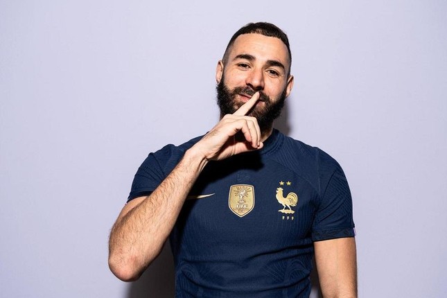 Benzema đột ngột từ giã đội tuyển Pháp - Ảnh 1.