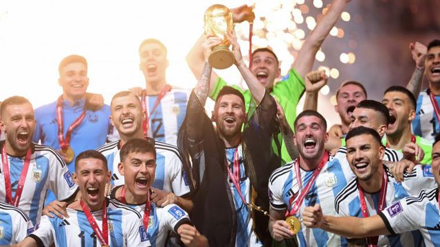 10 bức ảnh đẹp nhất trở thành biểu tượng trong trận chung kết World Cup 2022 mà hàng chục năm sau thế giới chắc chắn vẫn sẽ ghi nhớ - Ảnh 1.