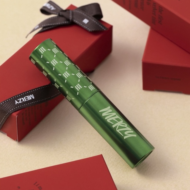 Đồ makeup đồng loạt giảm đến nửa giá, chị em sắm ngay để Tết này nhan sắc được thăng hạng - Ảnh 5. Đồ makeup đồng loạt giảm đến nửa giá, chị em sắm ngay để Tết này nhan sắc được thăng hạng - Ảnh 5.