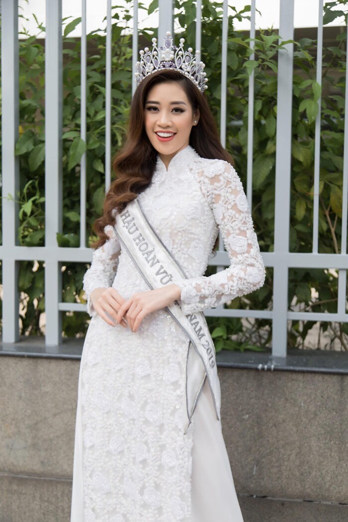 Khánh Vân: Nàng hậu diện áo dài đẹp nhất Hoa hậu Hoàn vũ Việt Nam - Ảnh 5.