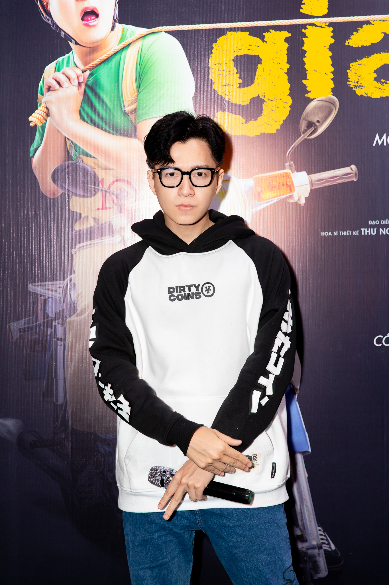 Họp báo phim Tết của Trường Giang: Visual Nhã Phương át vía cả dàn sao, HIEUTHUHAI debut diễn xuất với lý do bất ngờ - Ảnh 7. Họp báo phim Tết của Trường Giang: Visual Nhã Phương át vía cả dàn sao, HIEUTHUHAI debut diễn xuất với lý do bất ngờ - Ảnh 7.