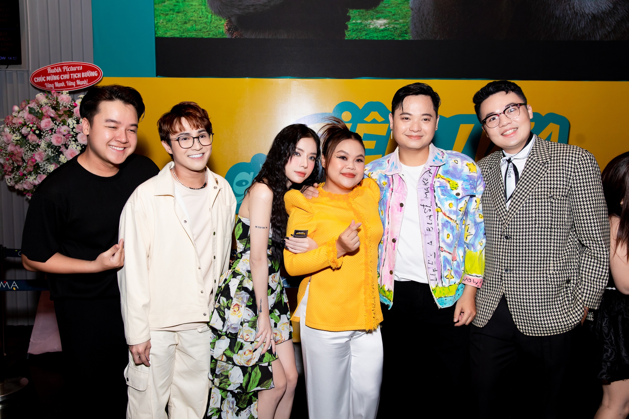 Họp báo phim Tết của Trường Giang: Visual Nhã Phương át vía cả dàn sao, HIEUTHUHAI debut diễn xuất với lý do bất ngờ - Ảnh 14. Họp báo phim Tết của Trường Giang: Visual Nhã Phương át vía cả dàn sao, HIEUTHUHAI debut diễn xuất với lý do bất ngờ - Ảnh 14.