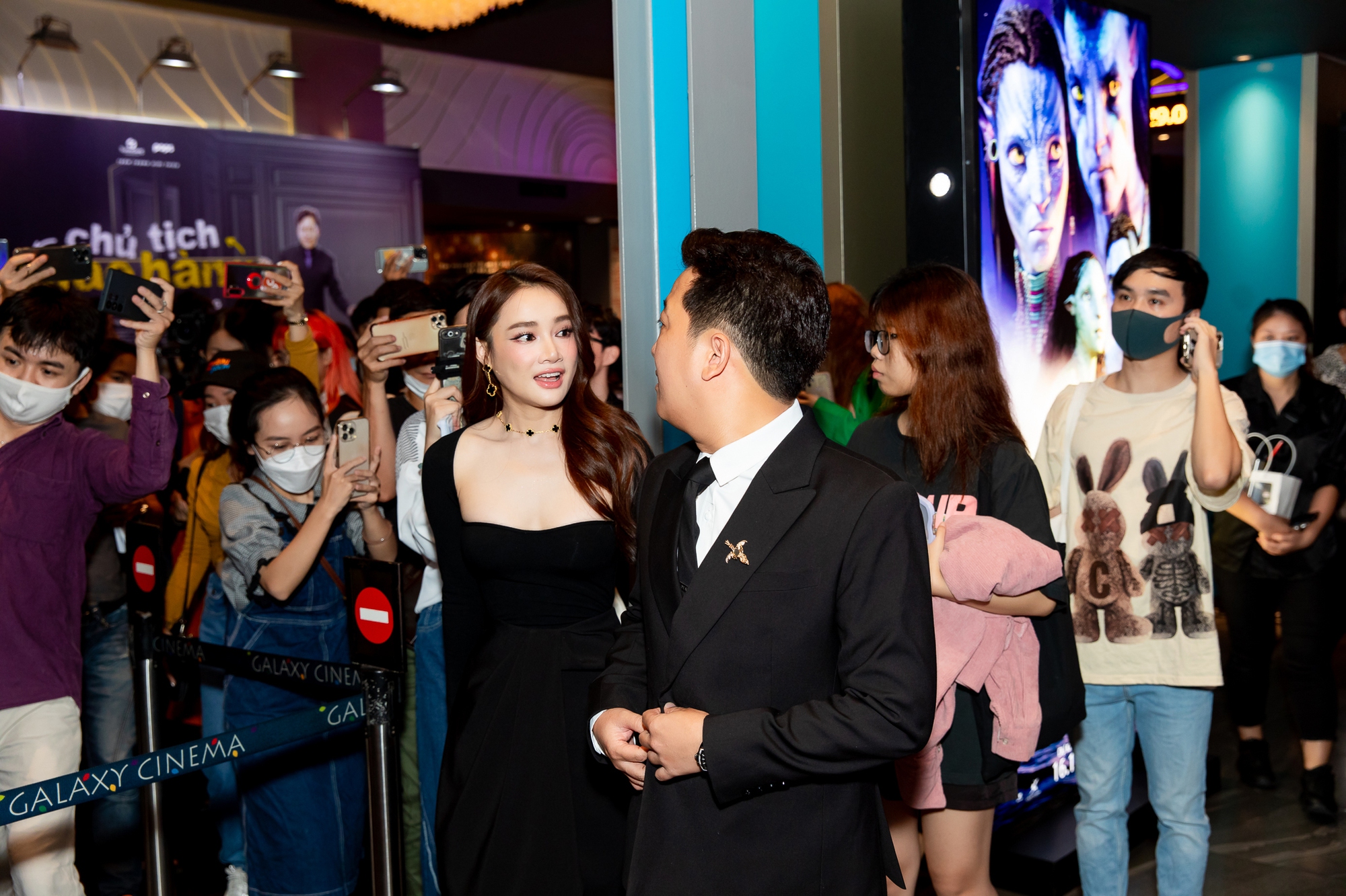 Họp báo phim Tết của Trường Giang: Visual Nhã Phương át vía cả dàn sao, HIEUTHUHAI debut diễn xuất với lý do bất ngờ - Ảnh 5. Họp báo phim Tết của Trường Giang: Visual Nhã Phương át vía cả dàn sao, HIEUTHUHAI debut diễn xuất với lý do bất ngờ - Ảnh 5.