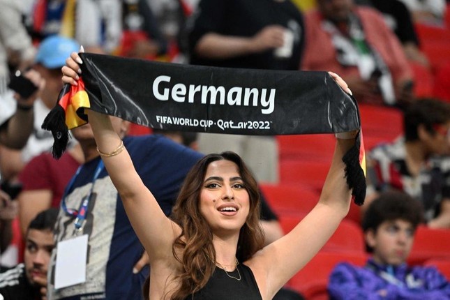 Mê đắm trước vẻ đẹp của các nữ CĐV Đức tại World Cup 2022 - Ảnh 6.