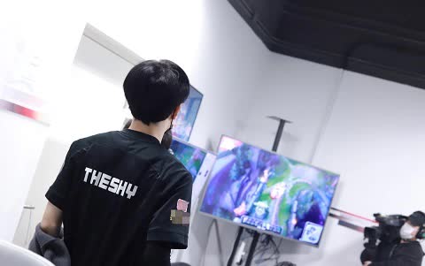 Truyền thông nêu rõ hai khác biệt lớn nhất giữa tuyển thủ LPL và LCK - Ảnh 3.