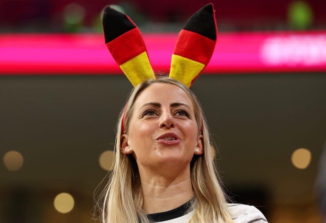 Mê đắm trước vẻ đẹp của các nữ CĐV Đức tại World Cup 2022 - Ảnh 10.