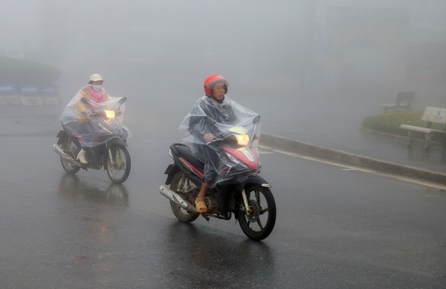 Nhiệt độ tại Sa Pa giảm xuống c&ograve;n 9 độ C - Ảnh 1.