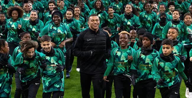 Kylian Mbappé: Từ cậu nhóc vùng ngoại ô Paris đến biểu tượng giấc mơ của cả một thế hệ trẻ nước Pháp - Ảnh 7.