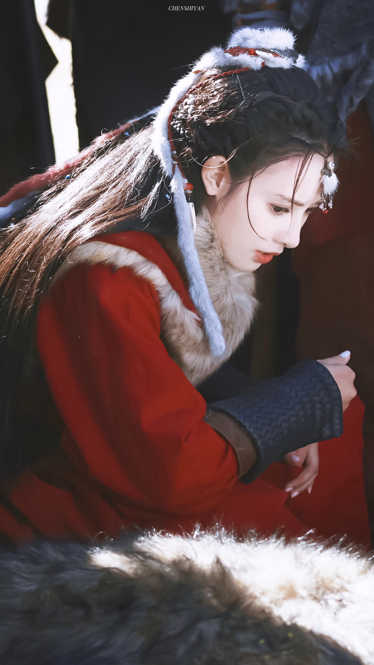 Ngán ngẩm tạo hình trăm phim như một của hội mỹ nhân Hoa ngữ: Đến bao giờ nàng thơ Đông Cung mới thôi ăn mày quá khứ? - Ảnh 4. Ngán ngẩm tạo hình trăm phim như một của hội mỹ nhân Hoa ngữ: Đến bao giờ nàng thơ Đông Cung mới thôi ăn mày quá khứ? - Ảnh 4.