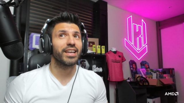 Sergio Aguero: Bạn c&ugrave;ng ph&ograve;ng cũ của Messi từng chi hơn 1,7 tỷ đồng tặng qu&agrave; cho 60 nh&acirc;n vi&ecirc;n ở CLB cũ - Ảnh 2.