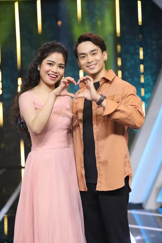 Cực phẩm Người Ấy L&agrave; Ai mở m&agrave;n m&ugrave;a mới của 2 Ng&agrave;y 1 Đ&ecirc;m, c&ograve;n l&agrave; fan cứng Sơn T&ugrave;ng - Ảnh 5.